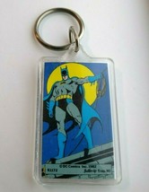 Batman Standing Keychain 1982 Original Licensed Official DC Comics Button Up - £5.16 GBP