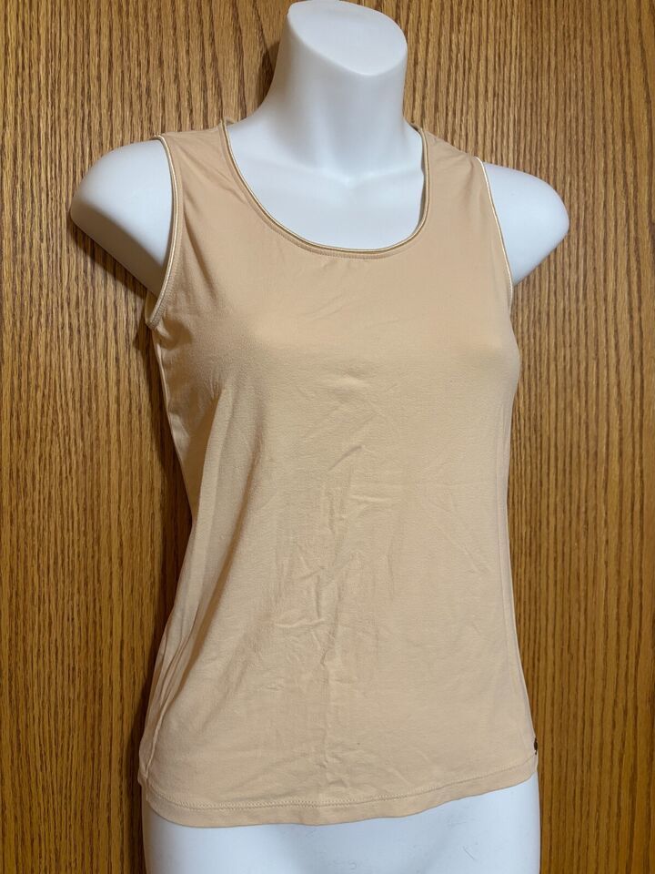 Vintage IZOD Women&#39;s smoothing tank style top NWOT - $10.00