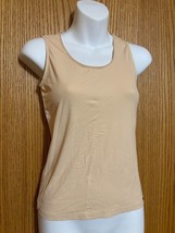 Vintage IZOD Women&#39;s smoothing tank style top NWOT - $193.38 MXN