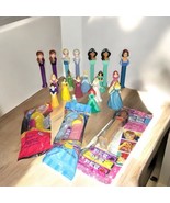 Lots of Disney Princesses Pez and Figurines - $1,028.89 MXN