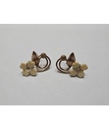 Vintage Gold-Tone White Swirl Flower Clip On Earrings - $13.66 CAD