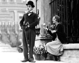 City Lights 1931 Charles Chaplin by flower girl Virginia Cherrill 8x10 photo - £7.78 GBP