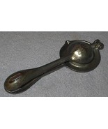 Kitchen Antique Vintage Cast iron Lemon Press Sqeezer - $458.34 MXN