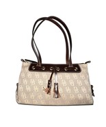 Vintage Dooney & Bourke Tassel Zip-Top Monogram Canvas Leather Shoulder ... - €58,29 EUR Vintage Dooney & Bourke Tassel Zip-Top Monogram Canvas Leather Shoulder ... - €58,29 EUR