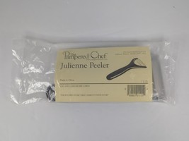 Pampered Chef Julienne Peeler 1115 with Blade Guard Care / Recipe Cards - $13.59
