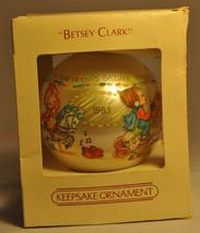 Hallmark - Betsey Clark - Glass Ornament - 1983 Keepsake Ornament - £16.66 GBP