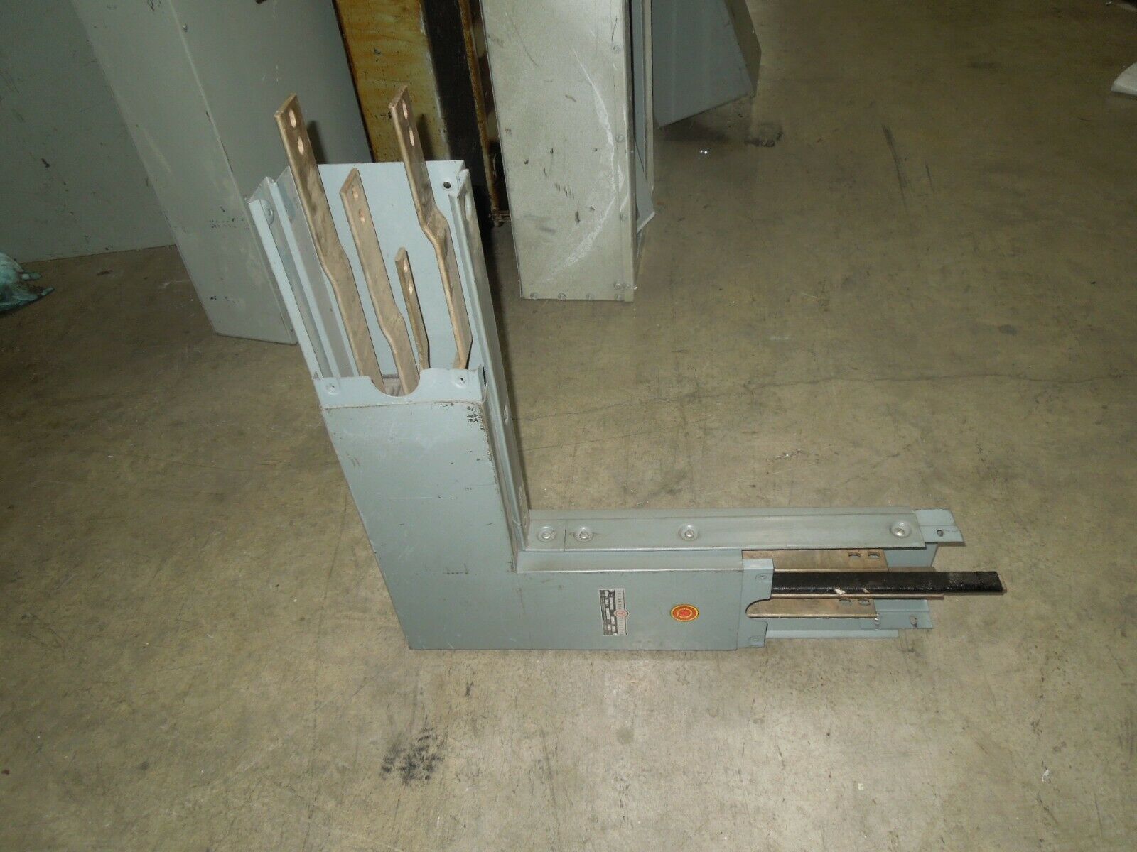 Trumbull FLEN326 600A 3Ph 4W 120/208V Copper Flat Left Bus Duct Elbow - $1,650.00