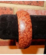 Vtg Flower Vine Pattern Leather Wrapped Wood Bangle Bracelet Unique Design - £9.02 GBP