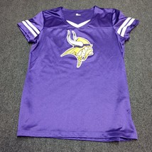 Minnesota Vikings Shirt Women Medium Purple Satin Short Sleeve V Neck Big Logo - £14.46 GBP