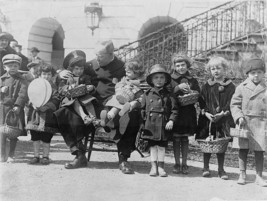 White House Police Officer Children Easter Egg Roll 1923 New 8x10 Photo - $8.81