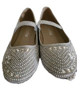 Lucita Brand ~ Girls&#39; Size 4 ~ Silver Jeweled ~ Slip on ~ Flat Shoes ~ K... - $356.69 MXN