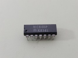 Motorola MC840P Logic Gate and Hex Inverter 14-Pin  - $4.92