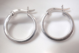 Women&#39;s 925 Sterling Silver 2 x 20 mm Omega Back Hoop Earrings - £11.53 GBP