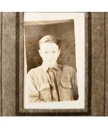 1920s Photo Unknown Handsome Young Man In Cardboard Frame Case Sepia Ton... - €21,41 EUR
