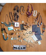 Lot Costume Jewelry Necklaces, Earrings, Toe Rings, Broach, Bracelet Wat... - €11,00 EUR