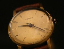 Vintage serviced 1980&#39;s USSR men&#39;s Art deco Pobeda 15J cal. 2602 Zim wristwatch - £73.95 GBP