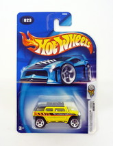 Hot Wheels Rockster #023 First Editions 23/100 Yellow Die-Cast Truck 2004 - $55.27 MXN