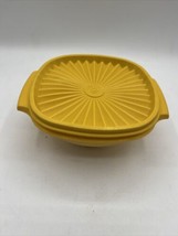 Vintage Tupperware Square Bowl 840-7 Yellow with lid 841-29 - £5.42 GBP