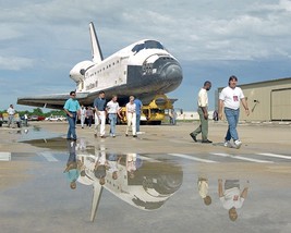 Space Shuttle Discovery rolled over to VAB for STS-64 Photo Print - £6.91 GBP