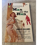 MAN ON THE RUN Charles Williams 1st P 1958 Gold Medal #822 Sexy  Sleaze ... - £17.93 GBP