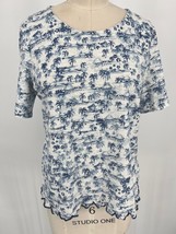 Chico&#39;s Ruffle Hem T-Shirt Sz 1 (M) White Blue Tropical Toile Print Short Sleeve - £15.38 GBP
