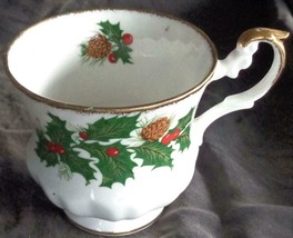 Vintage Rosina Bone China Yuletide Footed Teacup - Vgc - Lovely Festive Pattern - £13.44 GBP