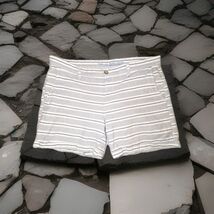 Khakis By Gap Girlfriend Shorts White Blue Stripe Sz 8 100% Cotton 6-in ... - $14.84