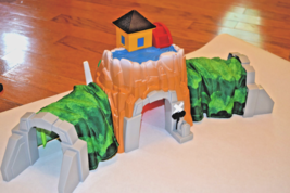 GeoTrax Rocky Falls Water Wheel &amp; 2 Tunnels Works Perfectly Geo Trax Tra... - $24.70