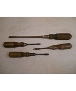 Vintage lot of 4 wooden handle screwdrivers - £11.05 GBP