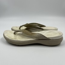 Crocs Women&#39;s Size 5 Dual Comfort Tan And Brown Flip Flop Sandals Shoes - £13.14 GBP