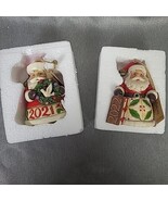 Lot Of 2 Jim Shore Santa Dated 2021 & 2022 Hanging Christmas Ornament En... - €14,18 EUR Lot Of 2 Jim Shore Santa Dated 2021 & 2022 Hanging Christmas Ornament En... - €14,18 EUR