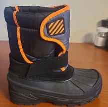 Kid&#39;s Snow Boots Sz.13 Black &amp; Orange Winter Hook/Loop. - $319.67 MXN