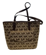 Michael kors Purse Jet set 465631 - $49.00