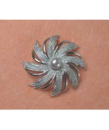 1969 Sarah Coventry Silvery Sunburst Brooch - $47.71 CAD