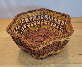 Decorative Wicker Basket Fruit Bowl Woven Star shaped  12” x 5&quot; Tall Cou... - £11.56 GBP