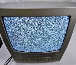 Sylvania SRC2213W CRT Color TV VCR Player AV Inputs Gaming  Vintage 2004 - £92.93 GBP