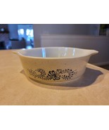 Vintage Homestead Tan and Blue Pyrex 471-B Bowl - $19.00