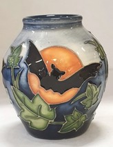 Moorcroft Pottery - Hunter&#39;s Moon - Miniature - height 5cm. - £198.59 GBP