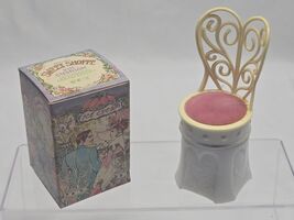 Vintage AVON SWEET SHOPPE Pincushion Chair Cream Sachet And Original Box... - $185.24 MXN