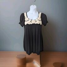 Boho Floral Top Women's Size Large Black And White - $16.82