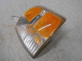 2004-2005 Ford Explorer Front Left Driver Side Parking Light Turn Signal... - $26.25