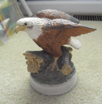 Beautiful Royal Heritage Porcelain American Eagle Figurine 6&quot; Tall - £14.23 GBP