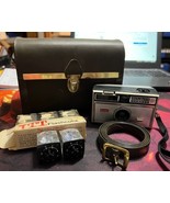 Vintage Kodak Instamatic 104 Camera w/bulbs &amp; carrying case - $61.74 CAD
