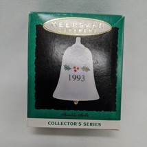 Hallmark Keepsake Christmas Ornament Thimble Bells 1993 Collector Series - £8.52 GBP