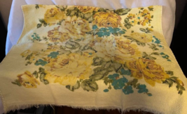 Vintage Cotton Yellow Green Blue Flowers Fringe Bath Towel 24x36&quot; - £9.13 GBP