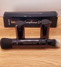 Lune+Aster Complexion Duo Brush Boxed - $371.47 MXN