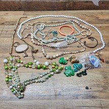 Vintage Costume Jewelry Lot - Pins, Necklaces, Pearls, More - FREE SHIPPING - £14.80 GBP