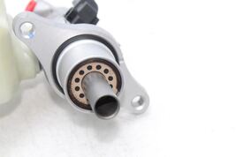 Brake Master Cylinder Fits 07-16 EOS 75896 image 11