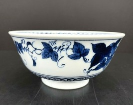 Vintage Blue And White 6&quot; Footed Porcelain Grape Bowl - £15.92 GBP