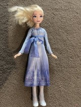Disney Frozen 2 - Queen Elsa 11&quot; Singing Doll Featuring Dress &amp; Boots Excellent - £9.49 GBP